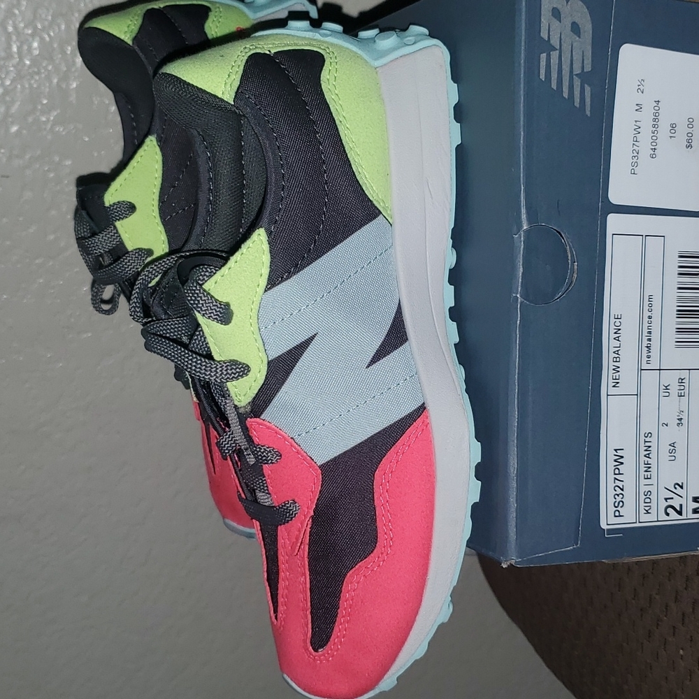 New Balance (little girl shoes)